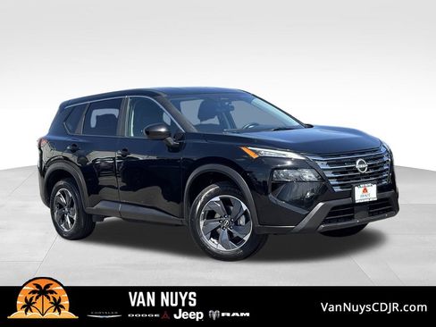 Used 2025 Nissan Rogue SV FWD image 1