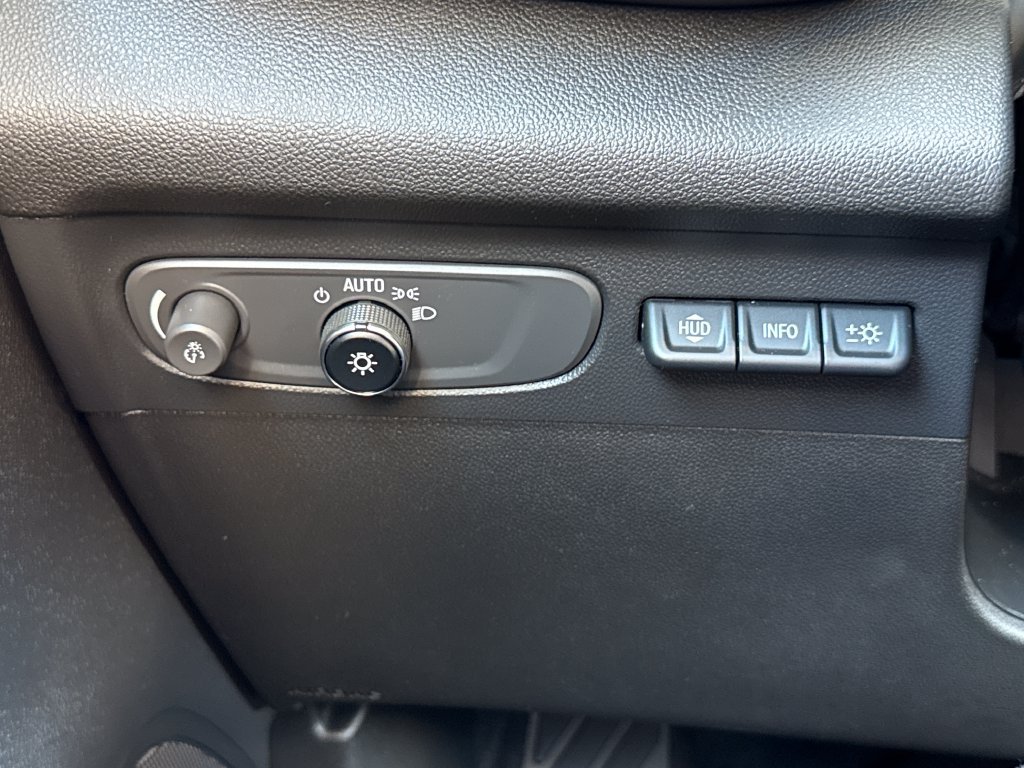 Certified 2022 Buick Envision Avenir w/ Technology Package II AWD/4WD image 20