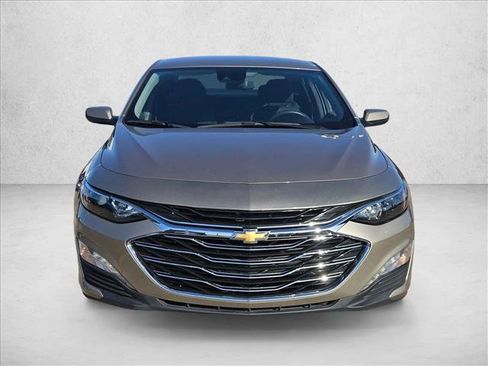 Used 2024 Chevrolet Malibu LT FWD image 2