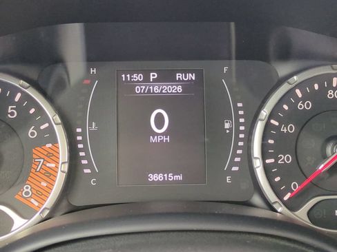 Used 2023 Jeep Renegade Latitude AWD/4WD image 24