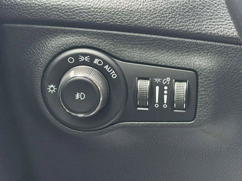 Used 2018 Jeep Compass Latitude AWD/4WD image 35