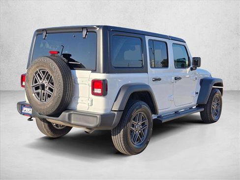 Used 2024 Jeep Wrangler Unlimited Sport AWD/4WD image 5