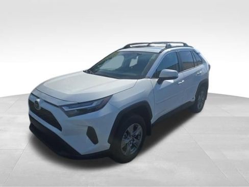 Used 2025 Toyota RAV4 XLE w/ Convenience Package AWD/4WD image 2