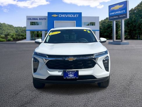 Certified 2024 Chevrolet Trax LS w/ LS Convenience Package FWD image 10