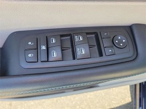 Certified 2017 Chrysler Pacifica Premium image 20