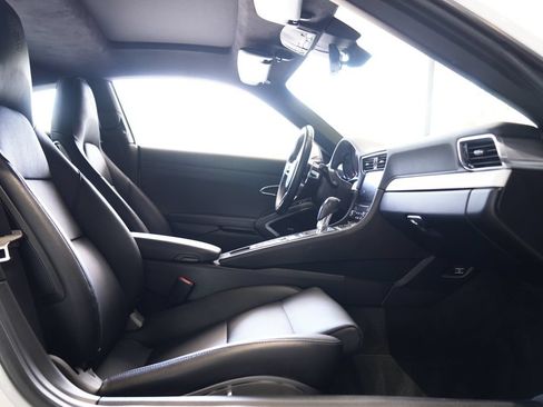 Certified 2017 Porsche 911 Carrera RWD image 24