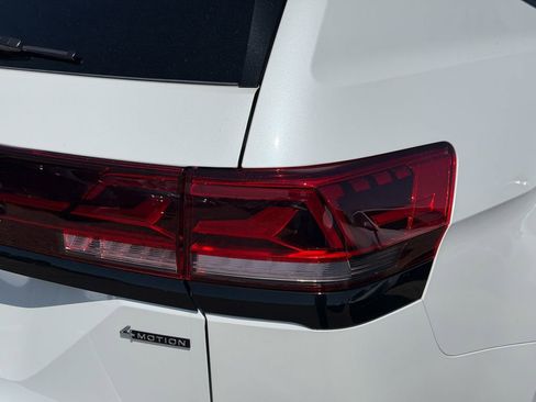 New 2026 Volkswagen Atlas Peak Edition AWD/4WD image 8