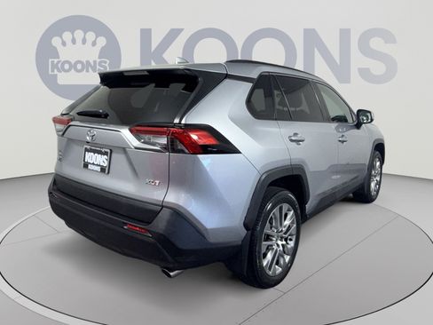 Used 2021 Toyota RAV4 XLE Premium FWD image 7