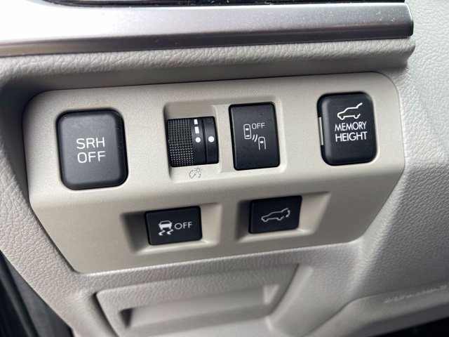 Used 2018 Subaru Forester 2.5i Limited AWD/4WD image 16