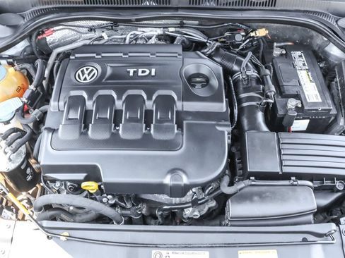 Used 2015 Volkswagen Jetta TDI SEL FWD image 40