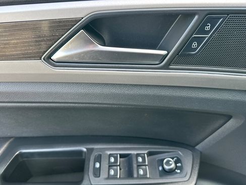 Used 2019 Volkswagen Atlas SE w/ Panoramic Sunroof Package image 11