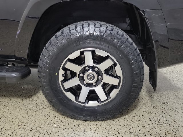 Used 2023 Toyota 4Runner TRD Off-Road Premium w/ Moonroof Package AWD/4WD image 8