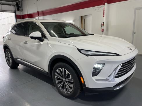 New 2026 Buick Envision Preferred image 3