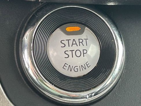 Used 2017 Nissan Murano S image 16