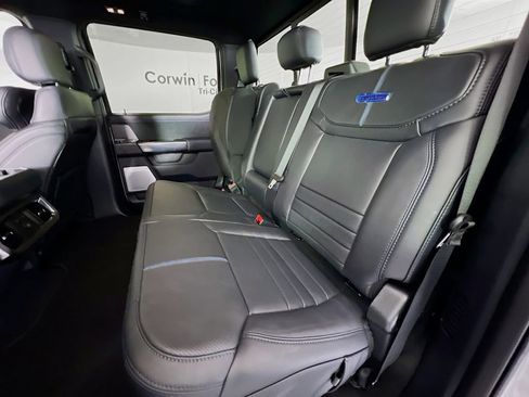 New 2026 Ford F250 Platinum w/ FX4 Off-Road Package image 29