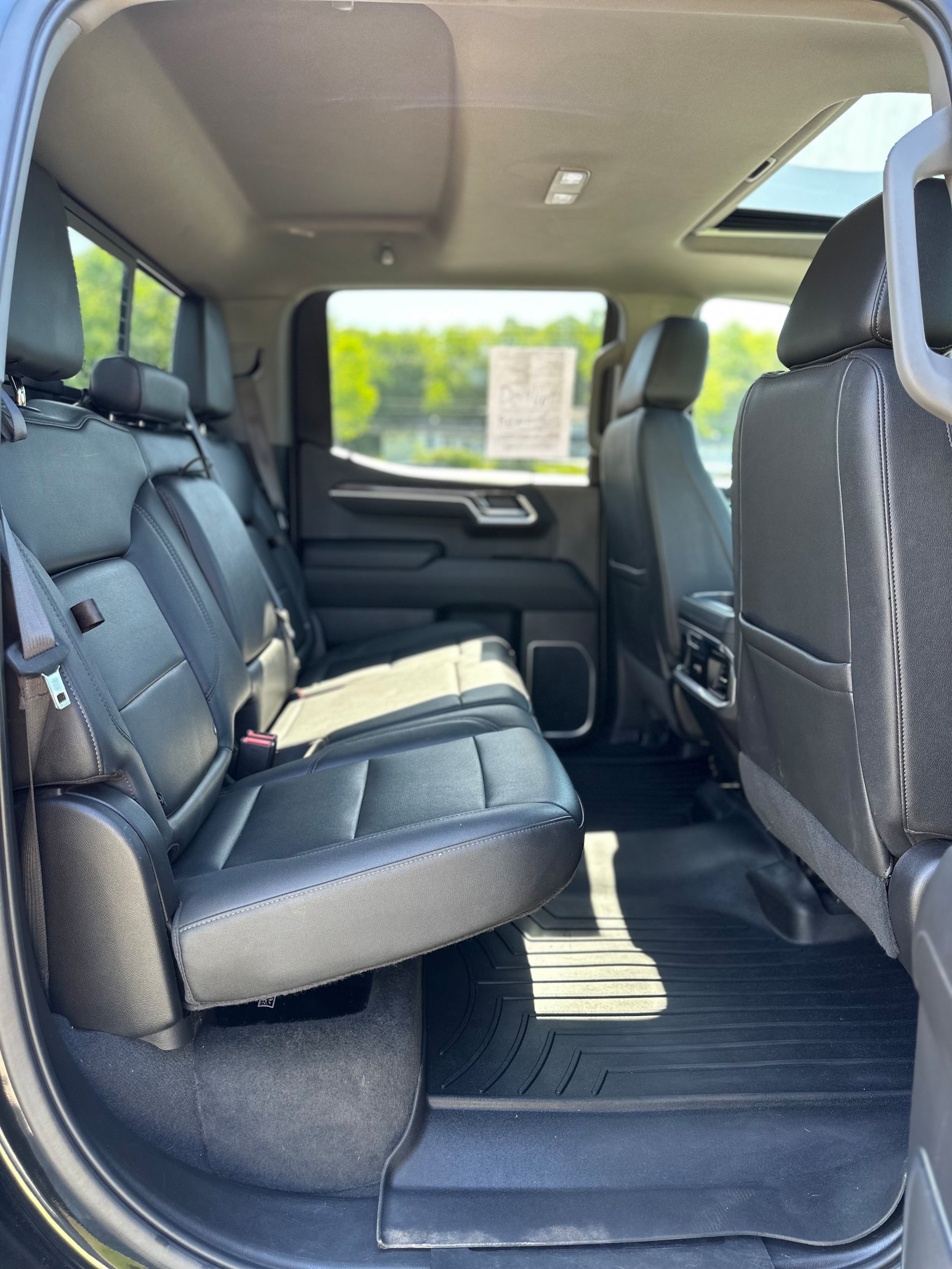Used 2022 Chevrolet Silverado 1500 LTZ w/ LTZ Premium Package AWD/4WD image 20