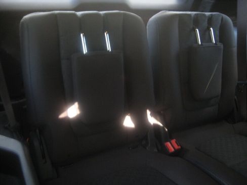 Used 2015 Ford Explorer XLT image 24