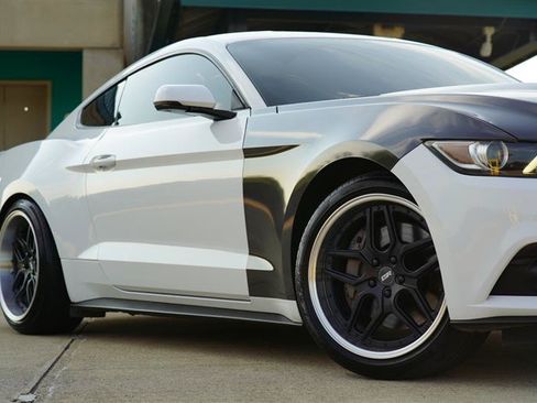 Used 2015 Ford Mustang Coupe RWD image 12