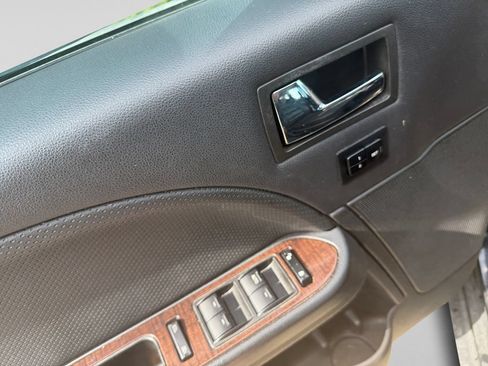 Used 2008 Ford Taurus Limited FWD image 20