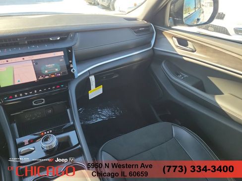 New 2026 Jeep Grand Cherokee Altitude AWD/4WD image 17
