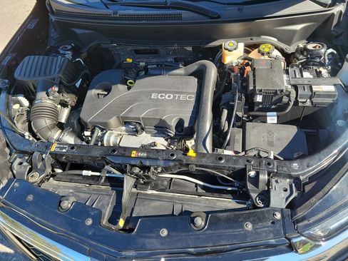 Used 2022 Chevrolet Equinox RS w/ RS Leather Package image 9