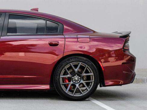 Used 2018 Dodge Charger R/T Scat Pack w/ Driver Confidence Group RWD image 19