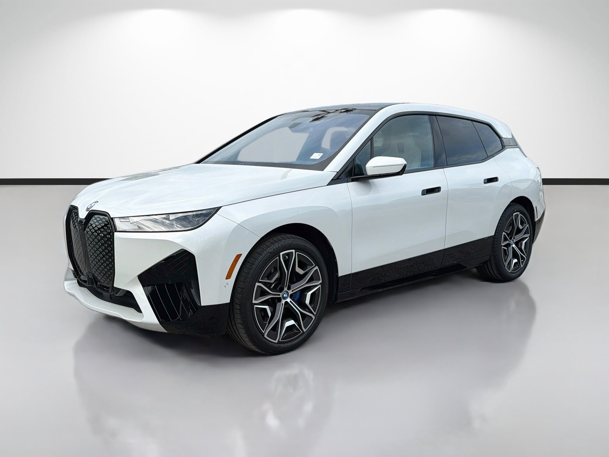 Used 2024 BMW iX xDrive50 w/ Premium Package AWD/4WD image 7