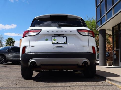 Used 2020 Ford Escape SE image 12