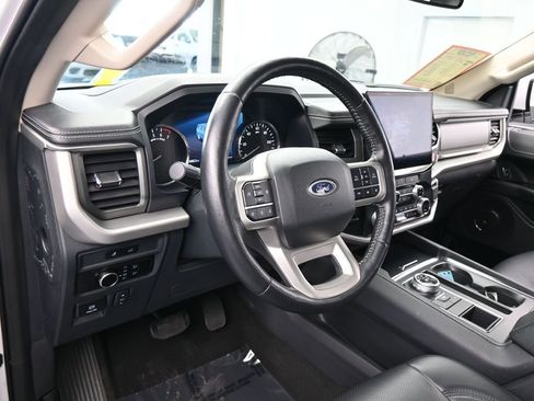 Used 2024 Ford Expedition Max XLT image 10