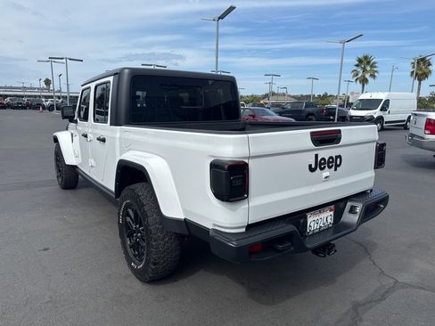 Used 2021 Jeep Gladiator Sport image 5