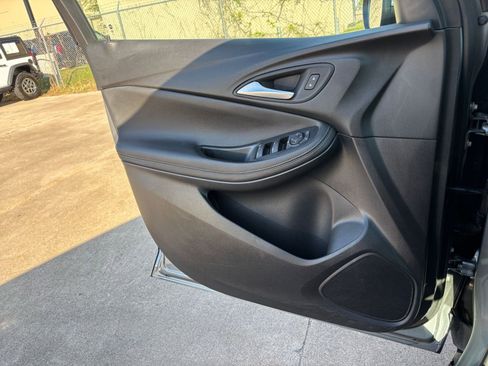 Used 2025 Buick Encore GX Preferred image 20