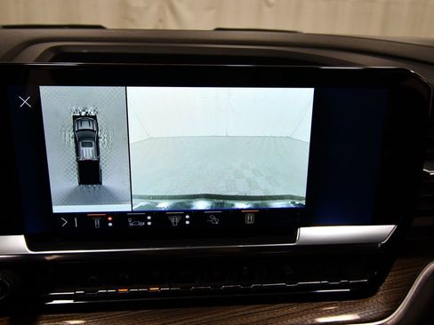 Used 2026 Chevrolet Silverado 1500 LT Trail Boss w/ LT Trail Boss Premium Package AWD/4WD image 24