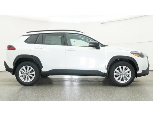 New 2026 Toyota Corolla Cross LE FWD image 27