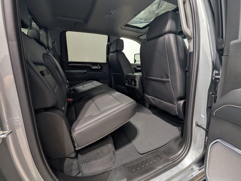 Used 2026 GMC Sierra 3500 Denali w/ Denali Reserve Package image 19