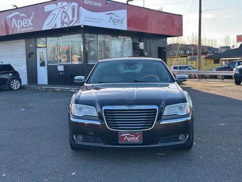 Used 2012 Chrysler 300 Limited w/ Luxury Group image 3