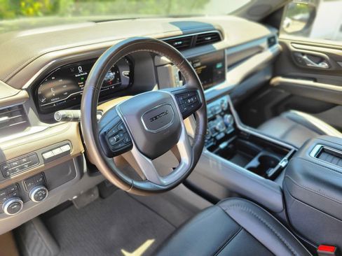 Used 2023 GMC Yukon Denali AWD/4WD image 23