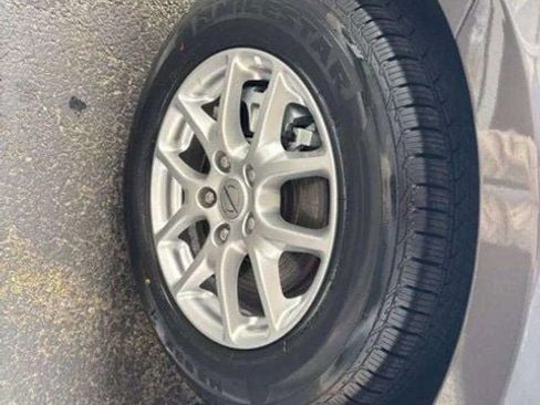 Used 2023 Chrysler Pacifica Touring-L FWD image 14
