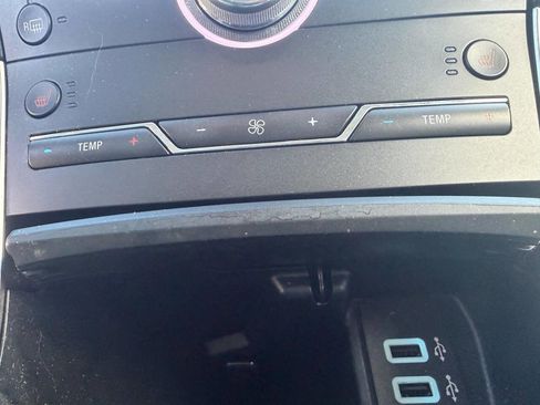 Used 2018 Ford Edge Titanium w/ Ford Safe & Smart Package image 22