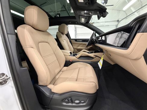 New 2026 Porsche Cayenne S image 23