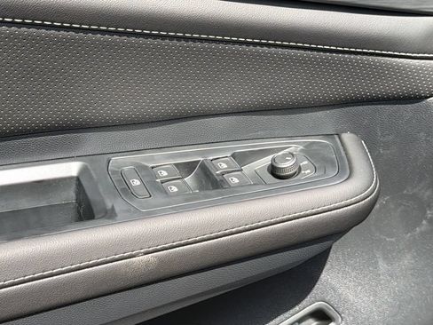 New 2026 Volkswagen Atlas Cross Sport SE FWD image 15
