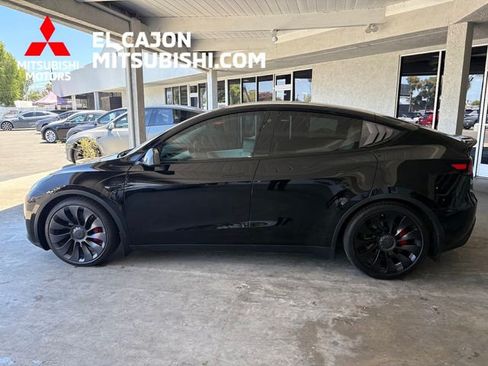 Used 2021 Tesla Model Y Performance AWD/4WD image 7