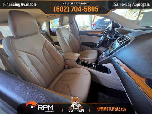 Used 2017 Lincoln MKC Select w/ Select Plus Package FWD image 18