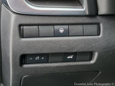 Used 2021 Nissan Rogue SV w/ Premium Package image 17