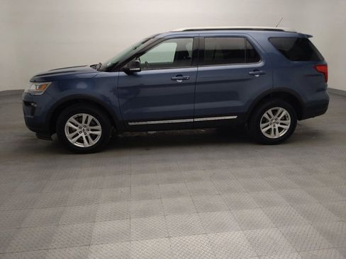 Used 2018 Ford Explorer XLT w/ Equipment Group 201A AWD/4WD image 2
