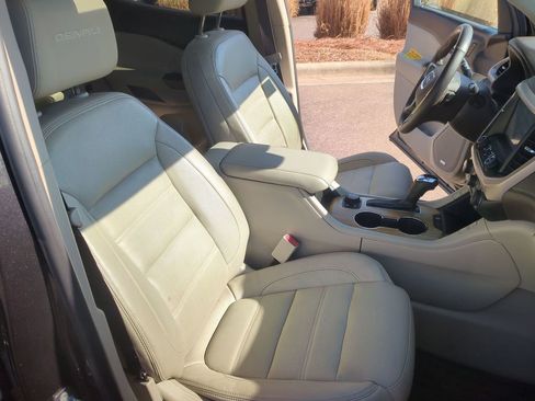 Used 2017 GMC Acadia Denali w/ Technology Package image 33