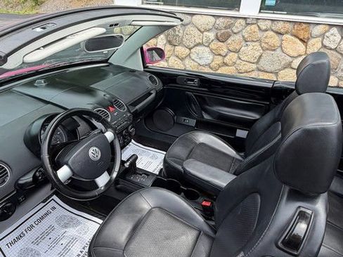 Used 2009 Volkswagen Beetle Convertible FWD image 28
