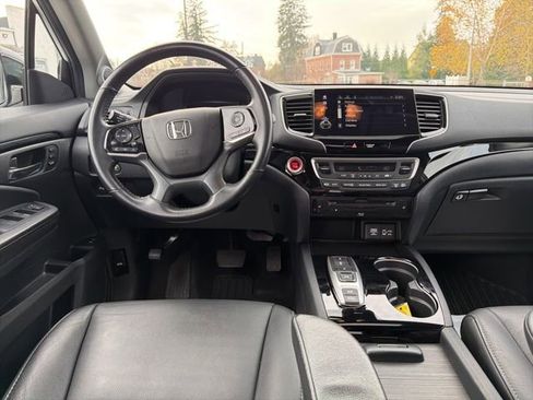 Used 2020 Honda Pilot Touring image 17