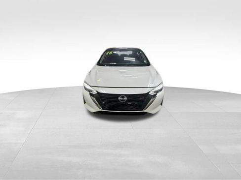 Used 2025 Nissan Sentra SR w/ SR Premium Package FWD image 3
