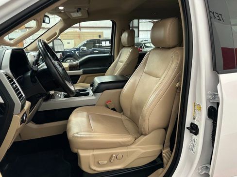 Used 2017 Ford F350 Lariat w/ FX4 Off-Road Package image 31