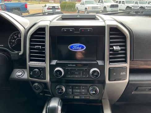 Used 2019 Ford F150 Lariat w/ Equipment Group 502A Luxury image 20